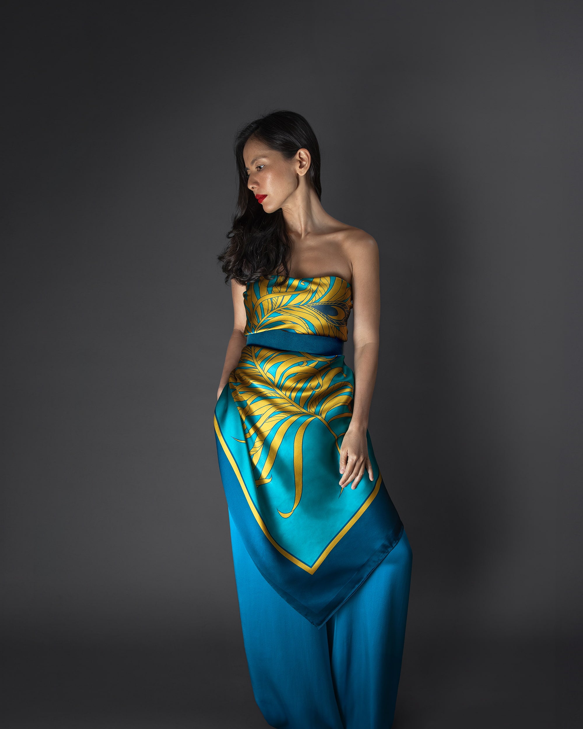 Mediterranean green feather silk scarf | 43 x 43 in