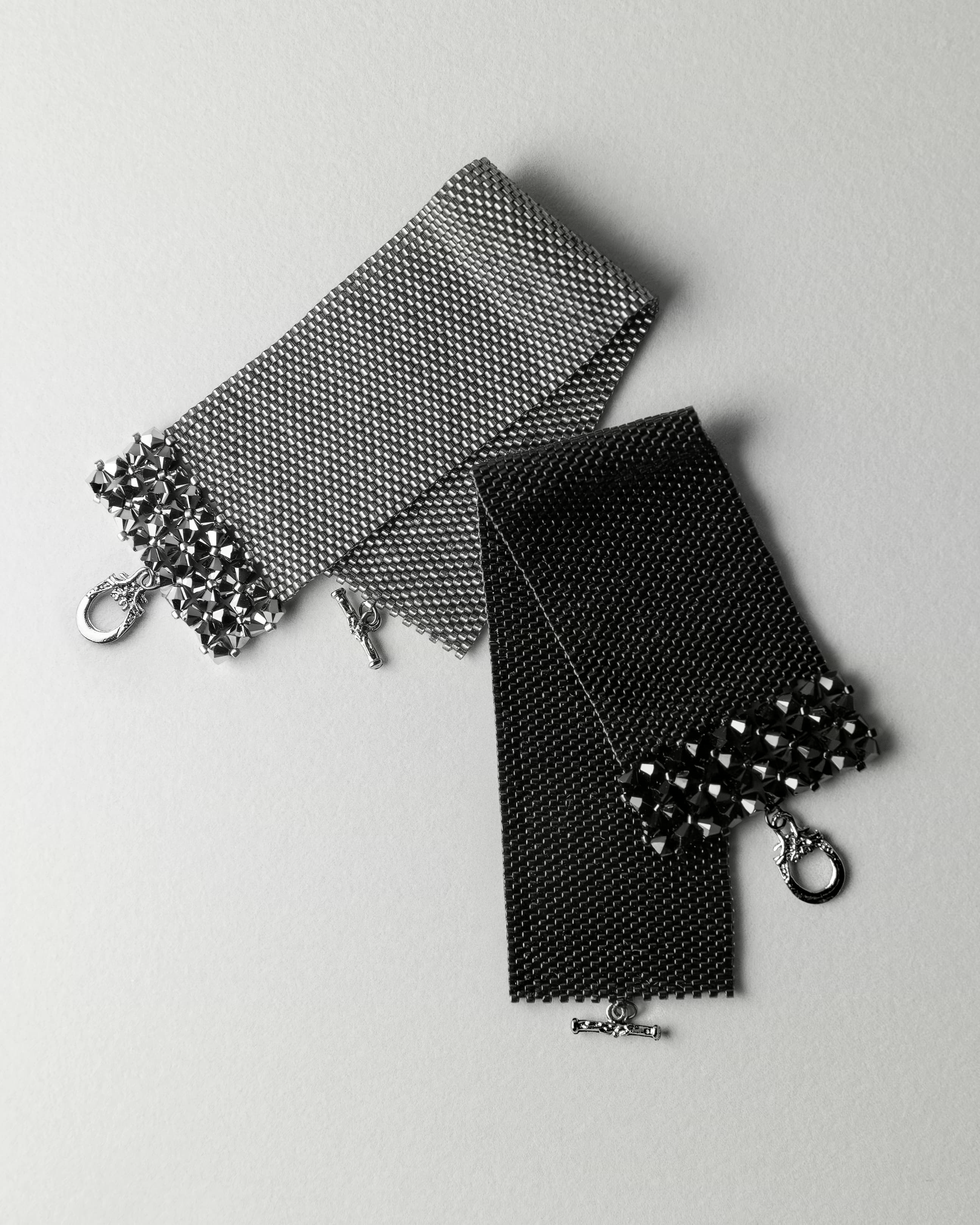 Wide beaded bracelet | Black