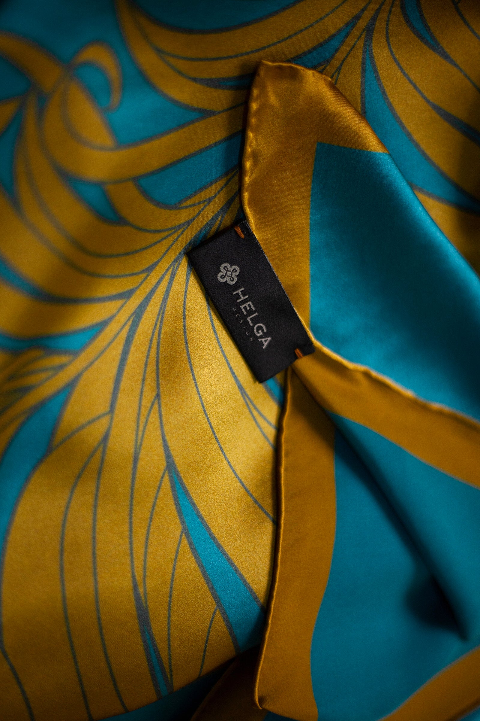 Turquoise foulard 55"