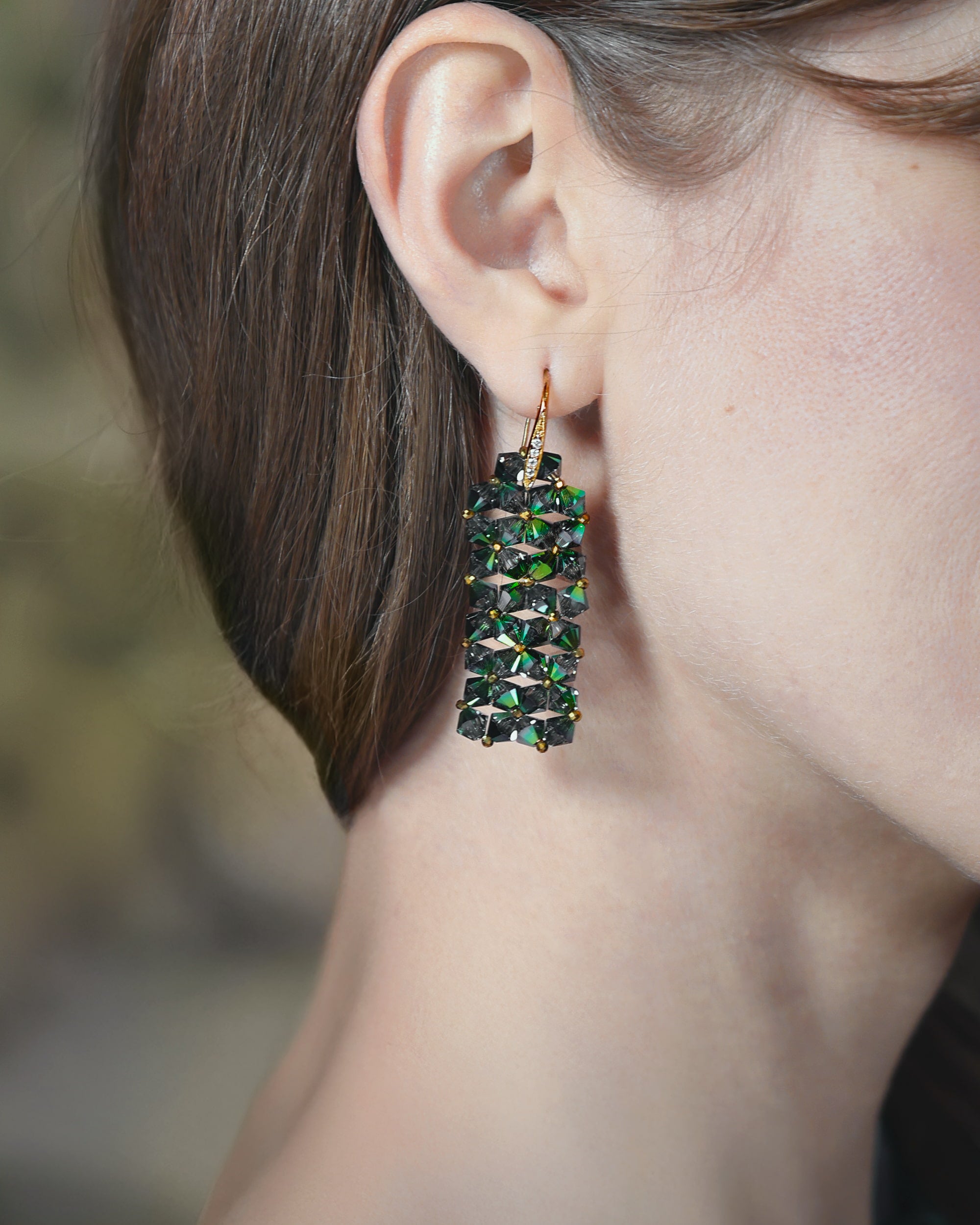 Geometrical beaded earrings with crystals