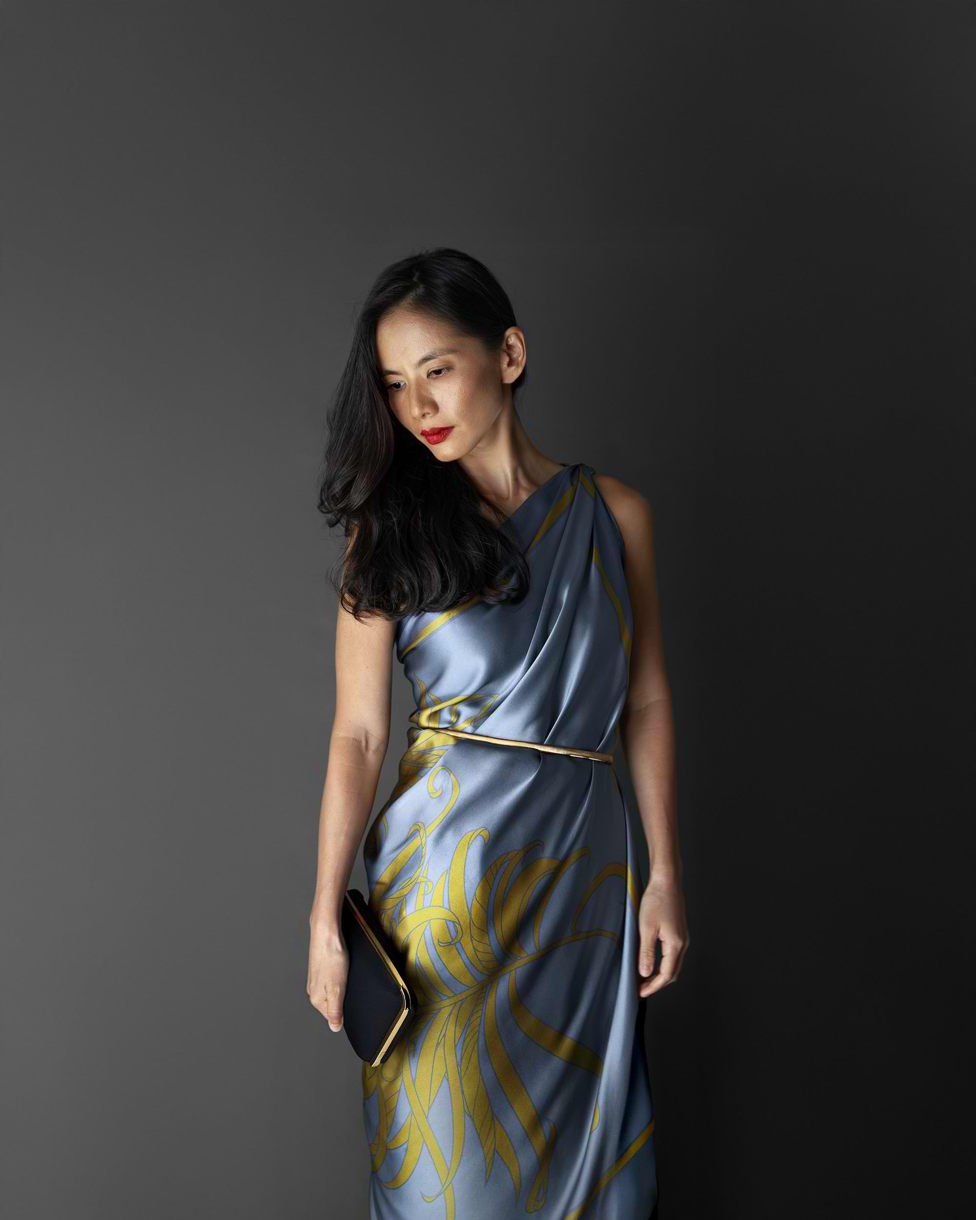 Graphite feather silk foulard 43"