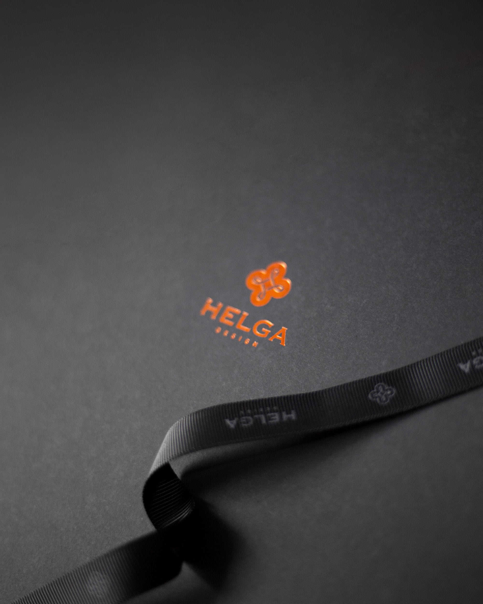 Round beaded earrings | RENTAL